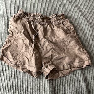 C &C California 100% linen Olive shorts size medium